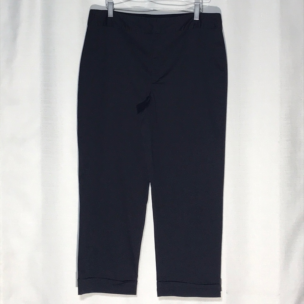 GEOFFREY BEENE SPORT Navy Blue Capri